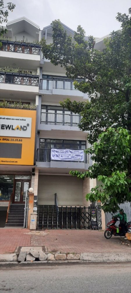 100m² Townhouse in District 7, Vietnam No. 7461