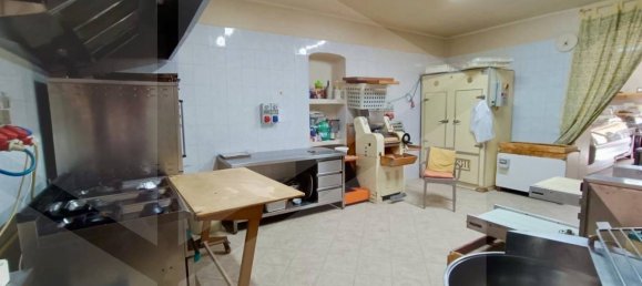 2-Zimmer Gewerbliche Immobilie in San Giovanni Rotondo, Italy, Nr. 22174 5