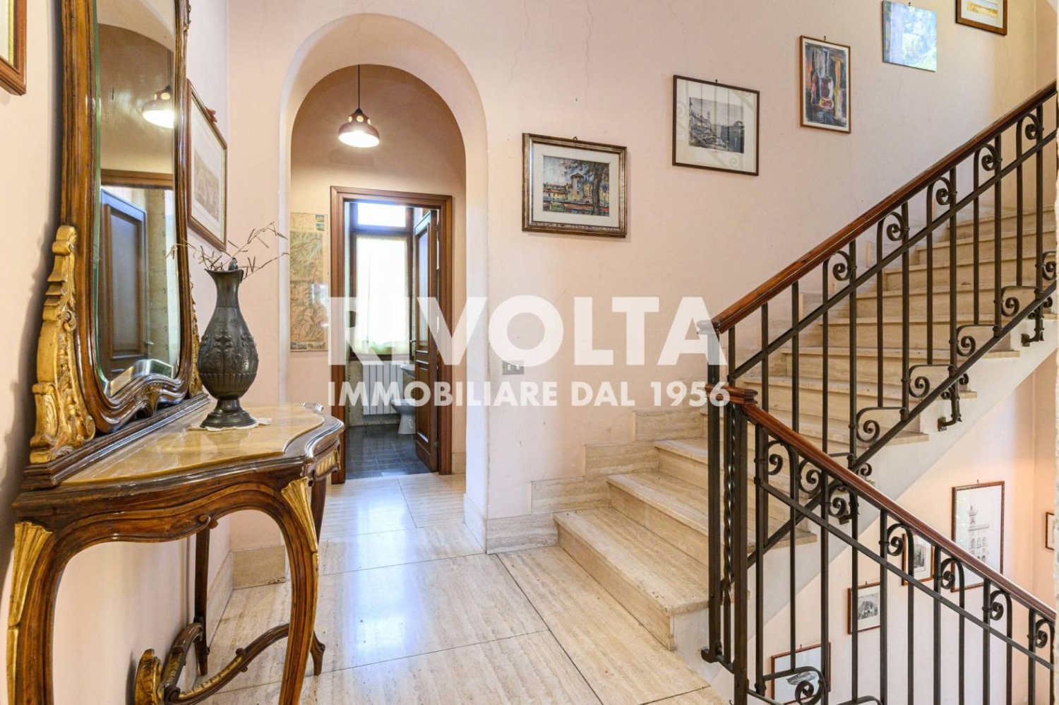 5 rooms Office in Rome, Italy No. 345555