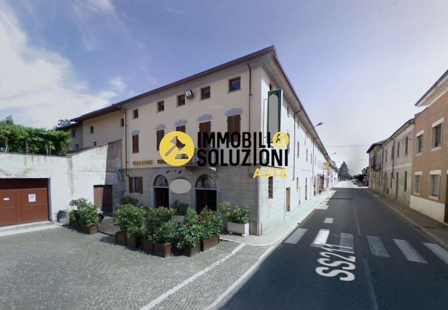 3 rooms Apartment in Borgolavezzaro, Italy No. 7509