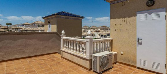 3 bedrooms Villa in Alicante, Spain No. 171472 7