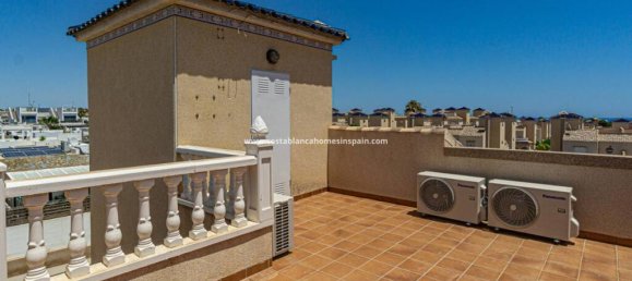 3 bedrooms Villa in Alicante, Spain No. 171472 6