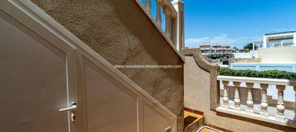 3 bedrooms Villa in Alicante, Spain No. 171472 3