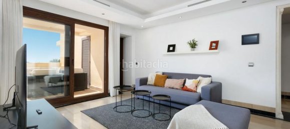 3 bedrooms Duplex in Estepona, Spain No. 187094 2