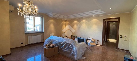 3 bedrooms Villa in Novara, Italy No. 53251 2