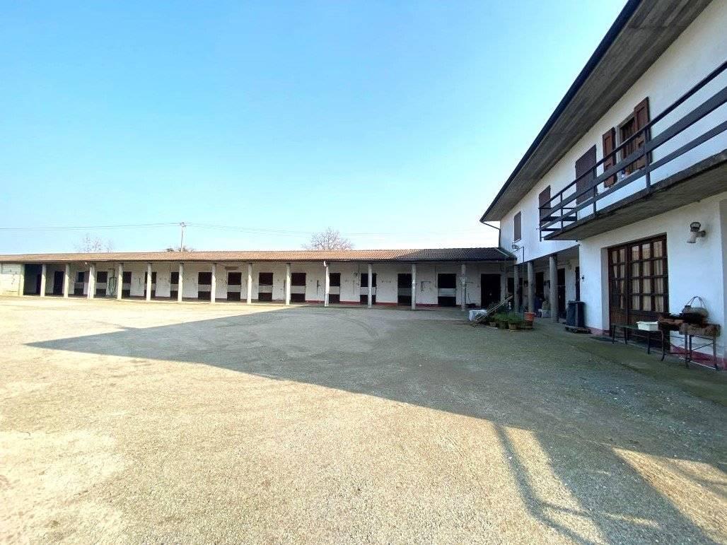 4 rooms Villa in Soresina, Italy No. 158152