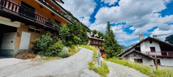 Casa de 28 habitaciónes en Claviere, Italy No. 103251 2