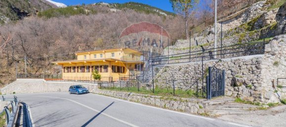 Propriété commerciale à Pacentro, Italy 650m² No. 344400 3