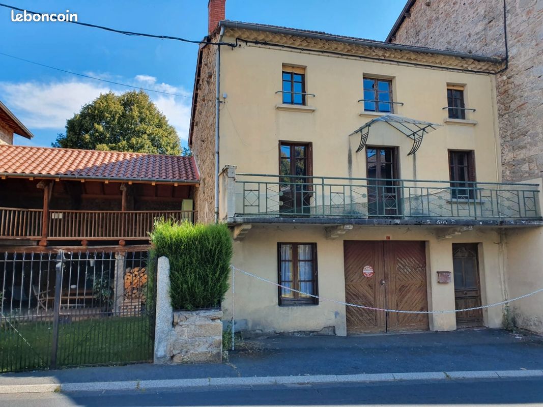4 bedrooms Townhouse in Puy-de-Dome, France No. 319072