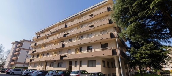 Oficina en Gorgonzola, Italy 1027 m² No. 12672 3