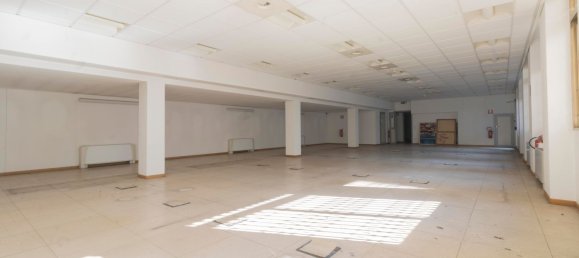 Oficina en Gorgonzola, Italy 1027 m² No. 12672 18