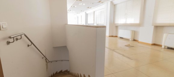 Oficina en Gorgonzola, Italy 1027 m² No. 12672 16