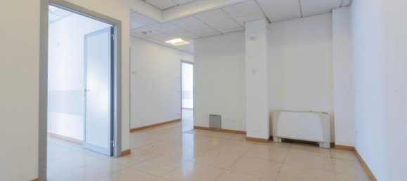 Oficina en Gorgonzola, Italy 1027 m² No. 12672 9