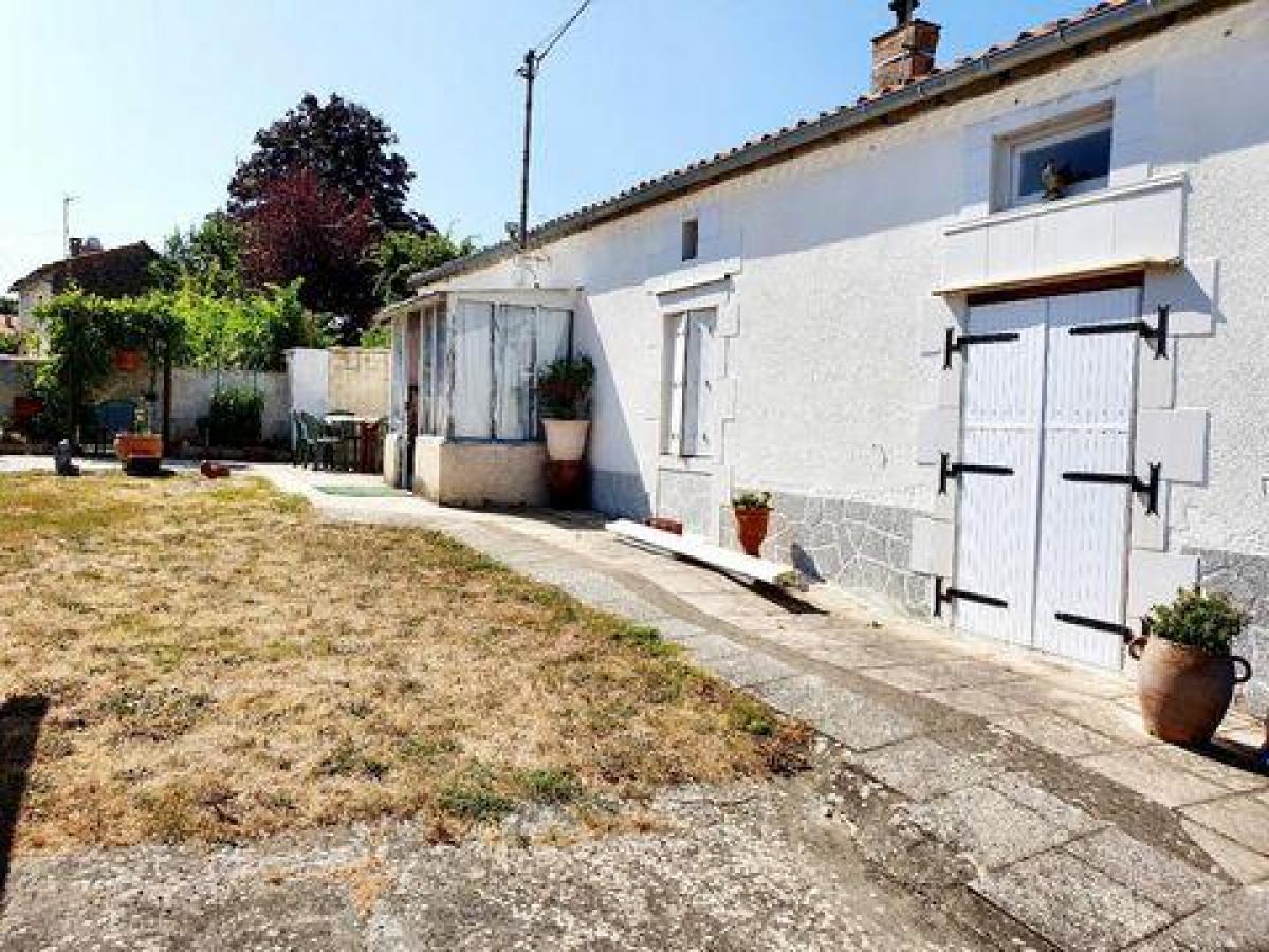 2 chambres Maison à Thénezay, France No. 25786