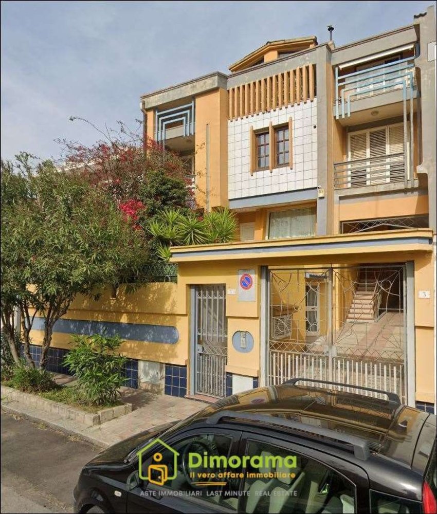 Apartamento de 8 divisões em Selargius, Italy N.º 27434