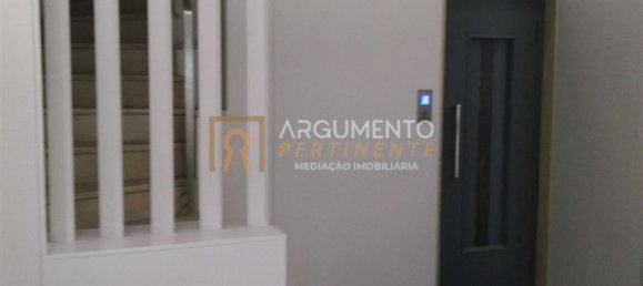 Квартира с 4 спальнями в Порту, Португалия № 78893 2