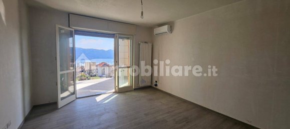 2 bedrooms Apartment in Pella, Italy No. 195526 12