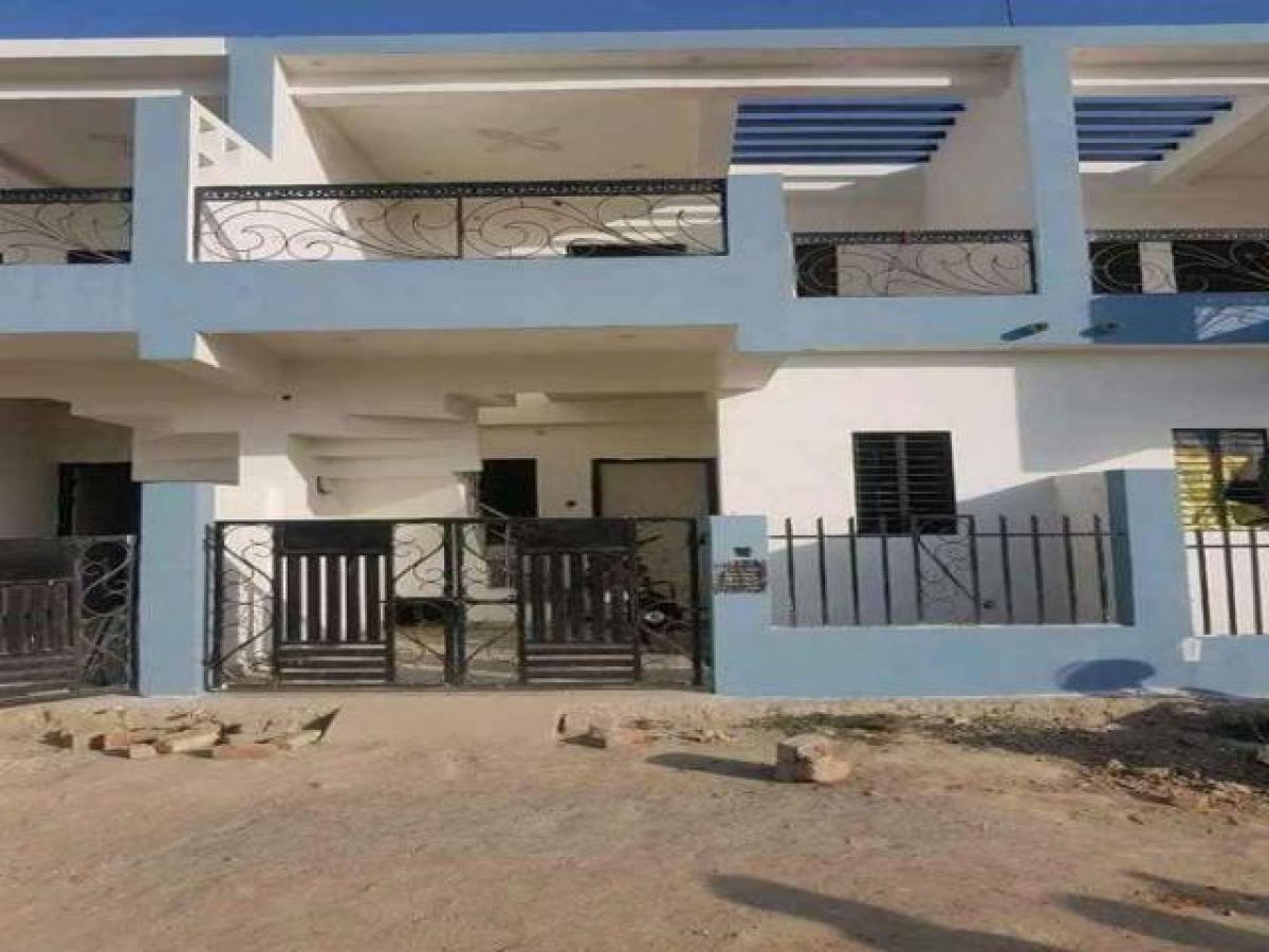 2 bedrooms House in Lucknow, India No. 6599