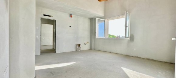 2 bedrooms Apartment in Ravenna, Italy No. 21494 3