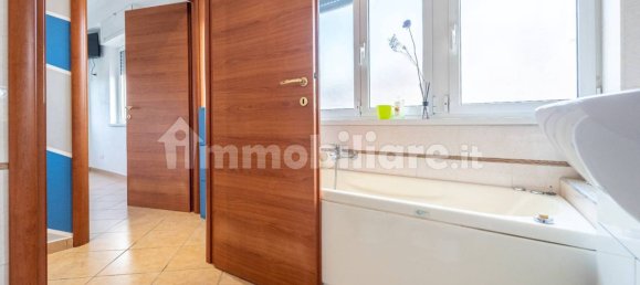 2 Schlafzimmer Wohnung in Rome, Italy, Nr. 24587 28