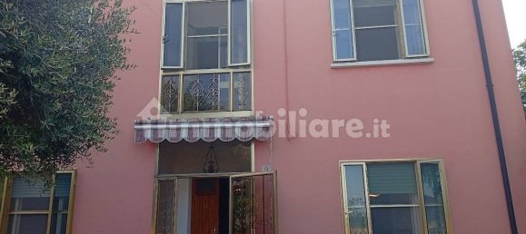 2 bedrooms House in Ferrara, Italy No. 284504 2