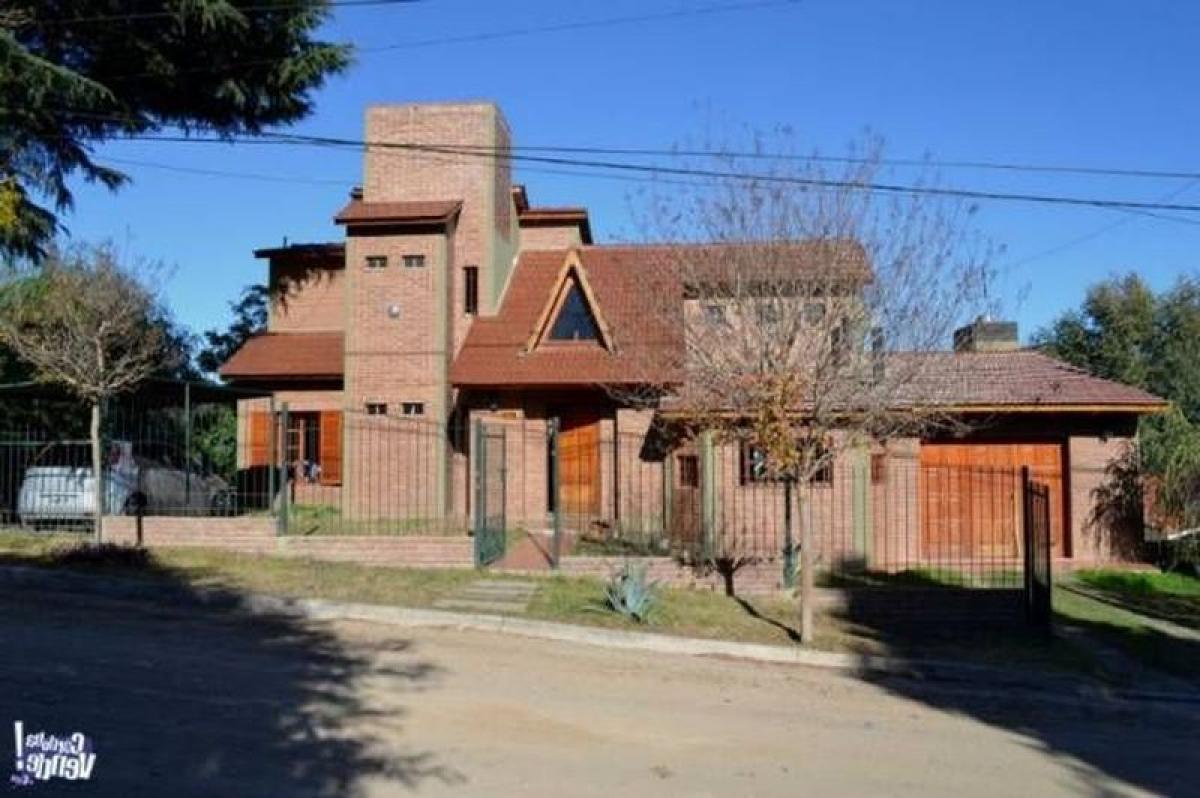 3 bedrooms House in Cordoba, Argentina No. 9420