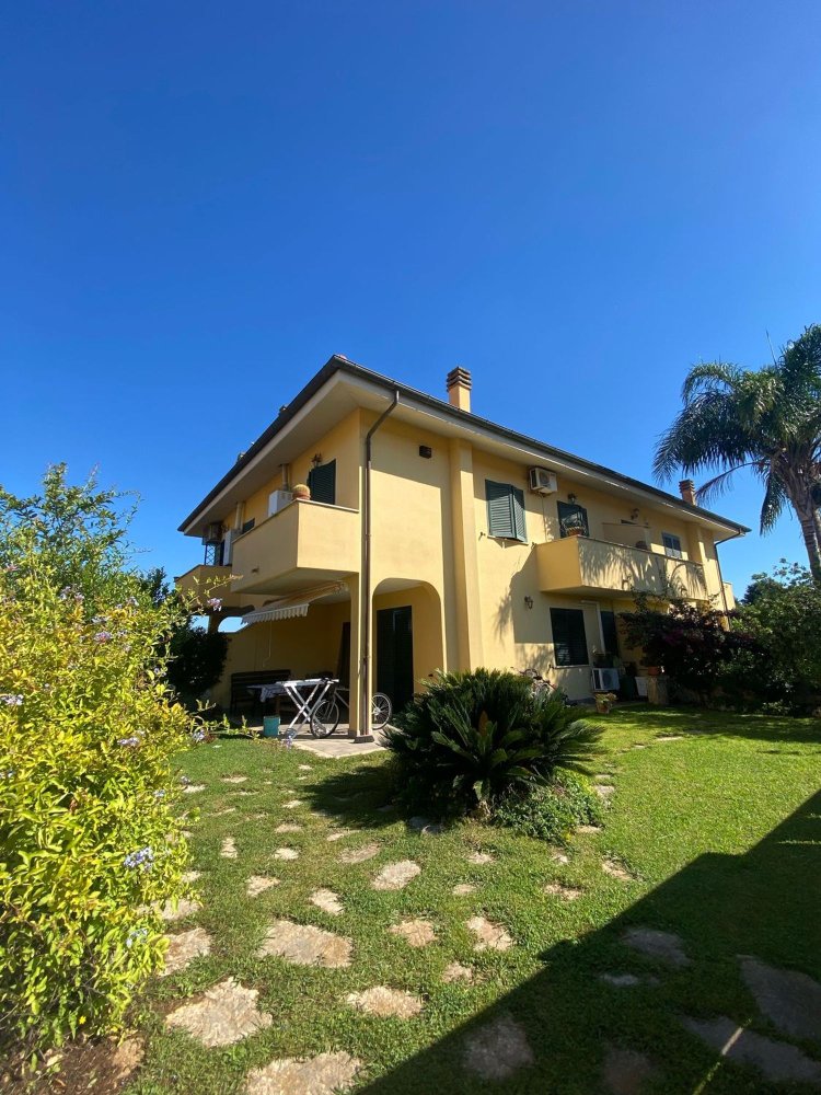 Villa de 3 divisões em Sabaudia, Italy N.º 256325