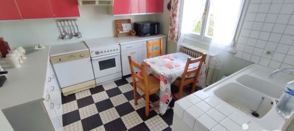 3 bedrooms House in Luisant, France No. 302189 10