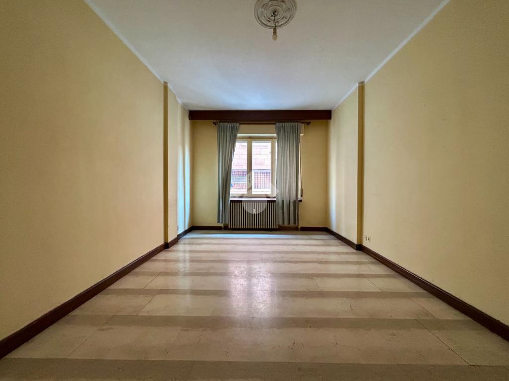 3 bedrooms Apartment in Asti, Italy No. 305713