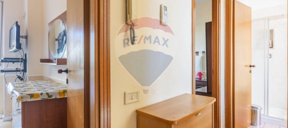 Дом с 5 спальнями в Фьюмичино, Италия № 352686 16