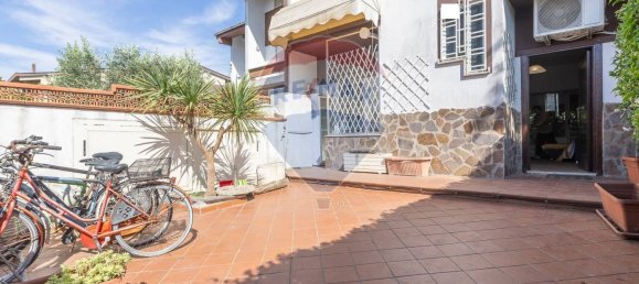 Дом с 5 спальнями в Фьюмичино, Италия № 352686 3