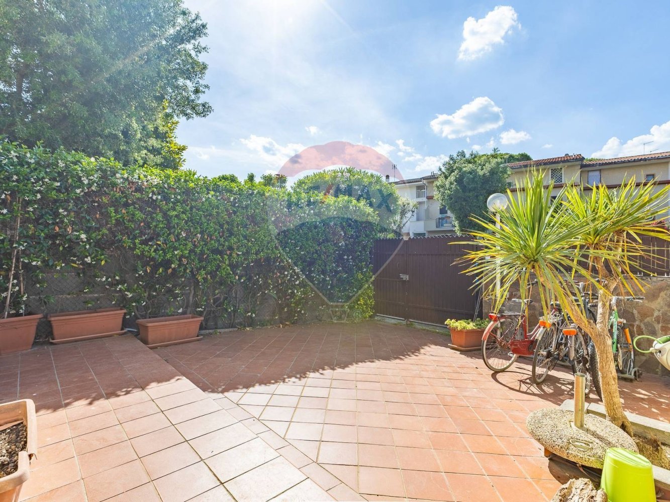 Дом с 5 спальнями в Фьюмичино, Италия № 352686