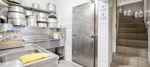 Gewerbliche Immobilie in Matosinhos, Portugal 400m², Nr. 44091 13