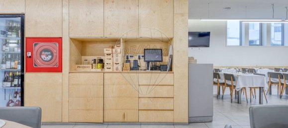 Gewerbliche Immobilie in Matosinhos, Portugal 400m², Nr. 44091 23