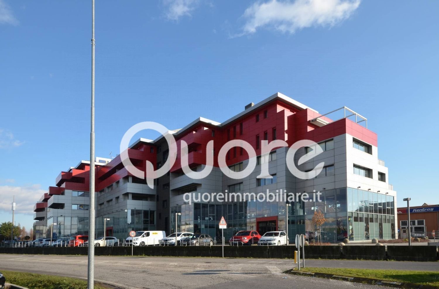 Escritório em Udine, Italy 200 m² N.º 85650