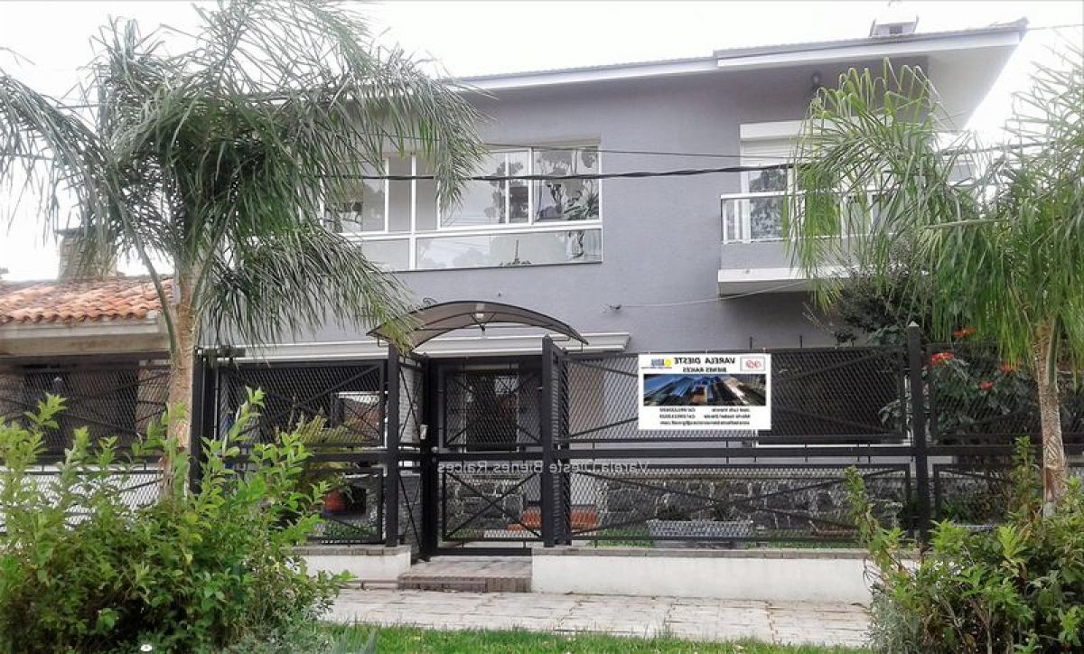 Casa de 5 dormitorios en Canelones, Uruguay No. 11186