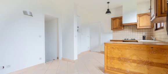 Apartamento de 2 dormitorios en Drancy, France No. 182912 7