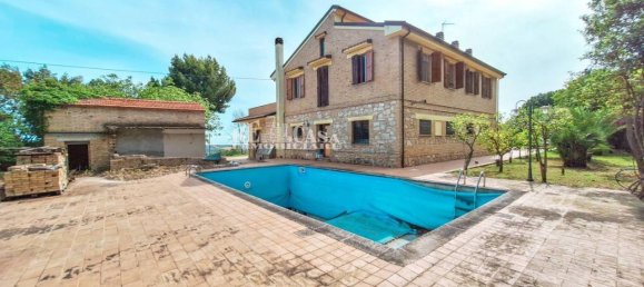 9 rooms Villa in Ripatransone, Italy No. 117362 5