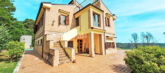 9 rooms Villa in Ripatransone, Italy No. 117362 4