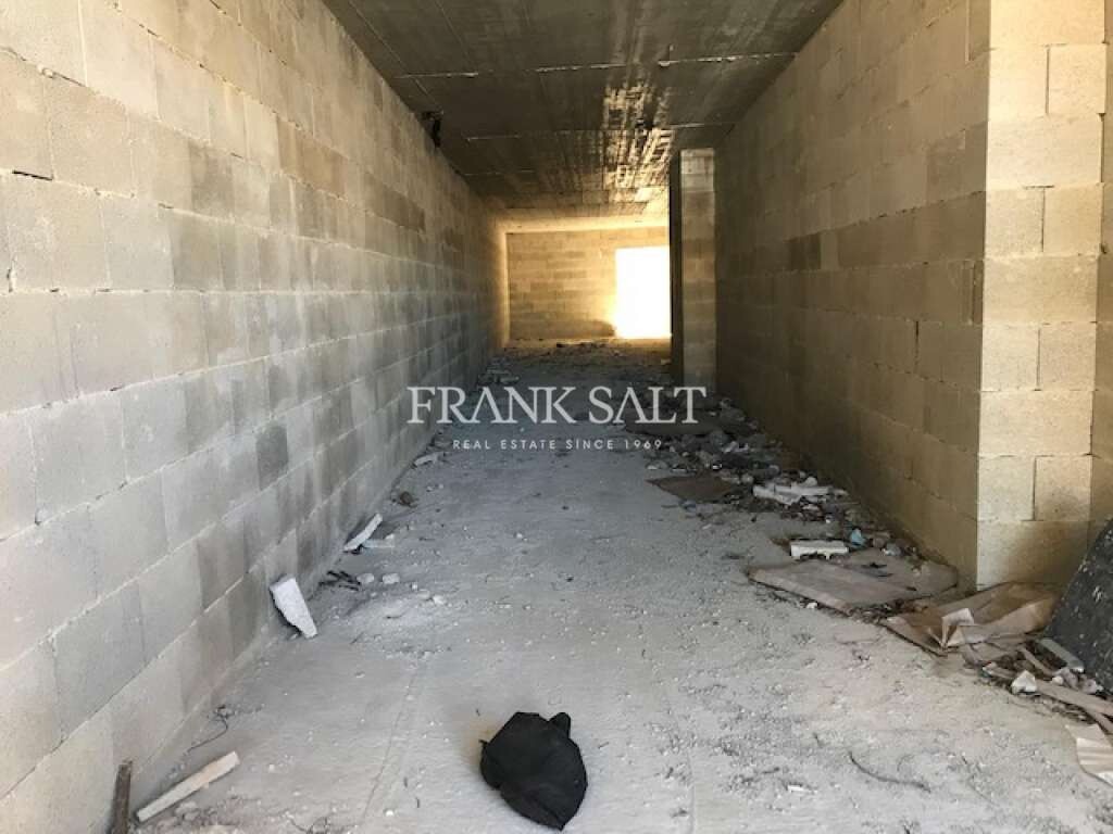  Shop in Victoria, Malta No. 11978