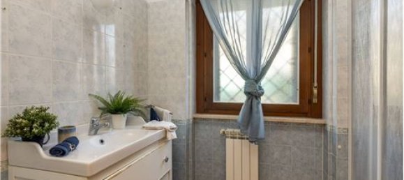 1 bedroom Apartment in Rome, Italy No. 275976 9