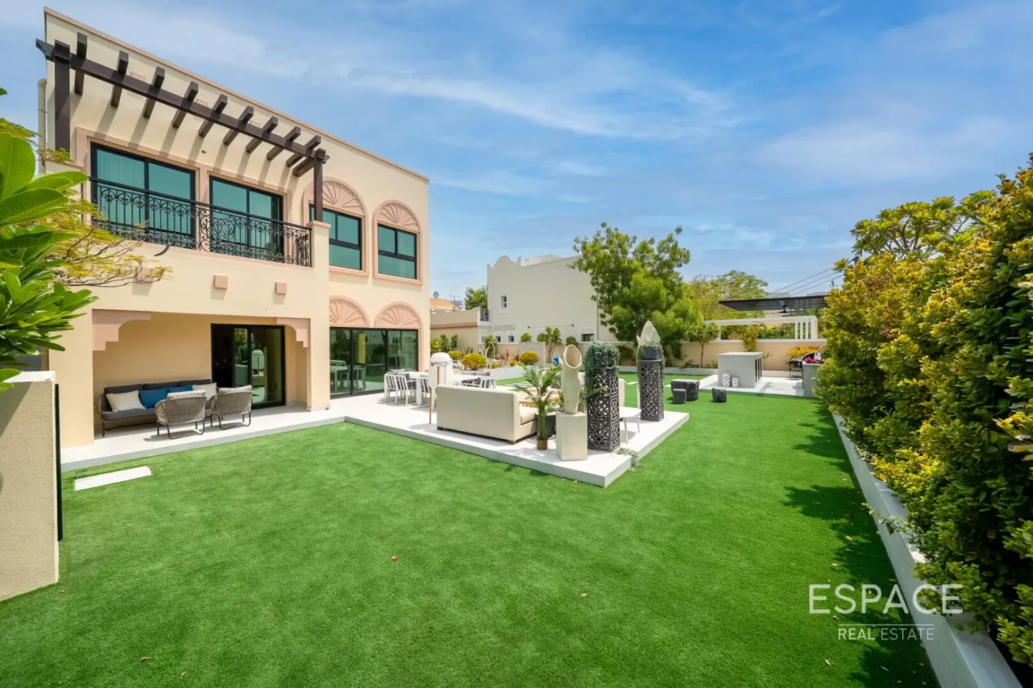 Вилла с 3 спальнями в Jumeirah Village Triangle, ОАЭ № 105917