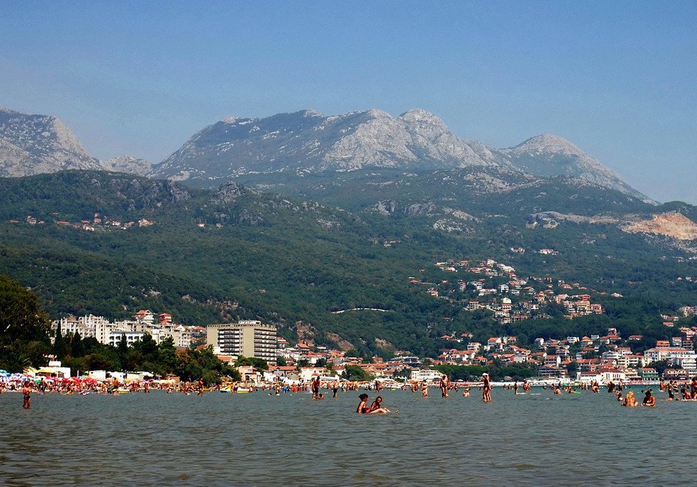 2 bedrooms Apartment in Herceg Novi, Montenegro No. 1731