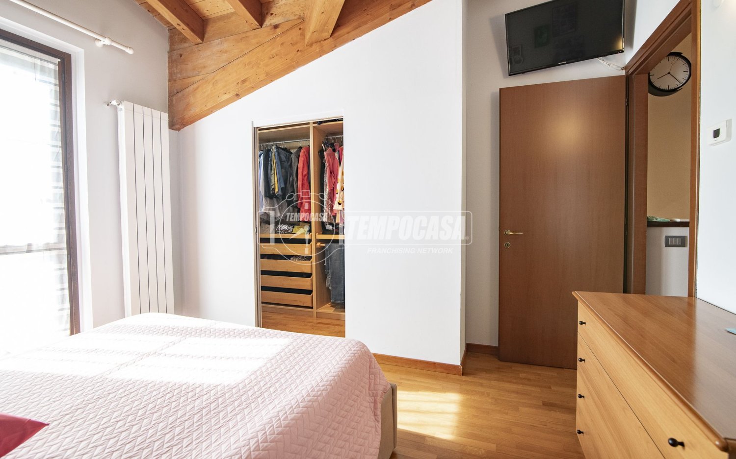 3غرفة منزل في Pozzo d'Adda, Italy رقم 275873