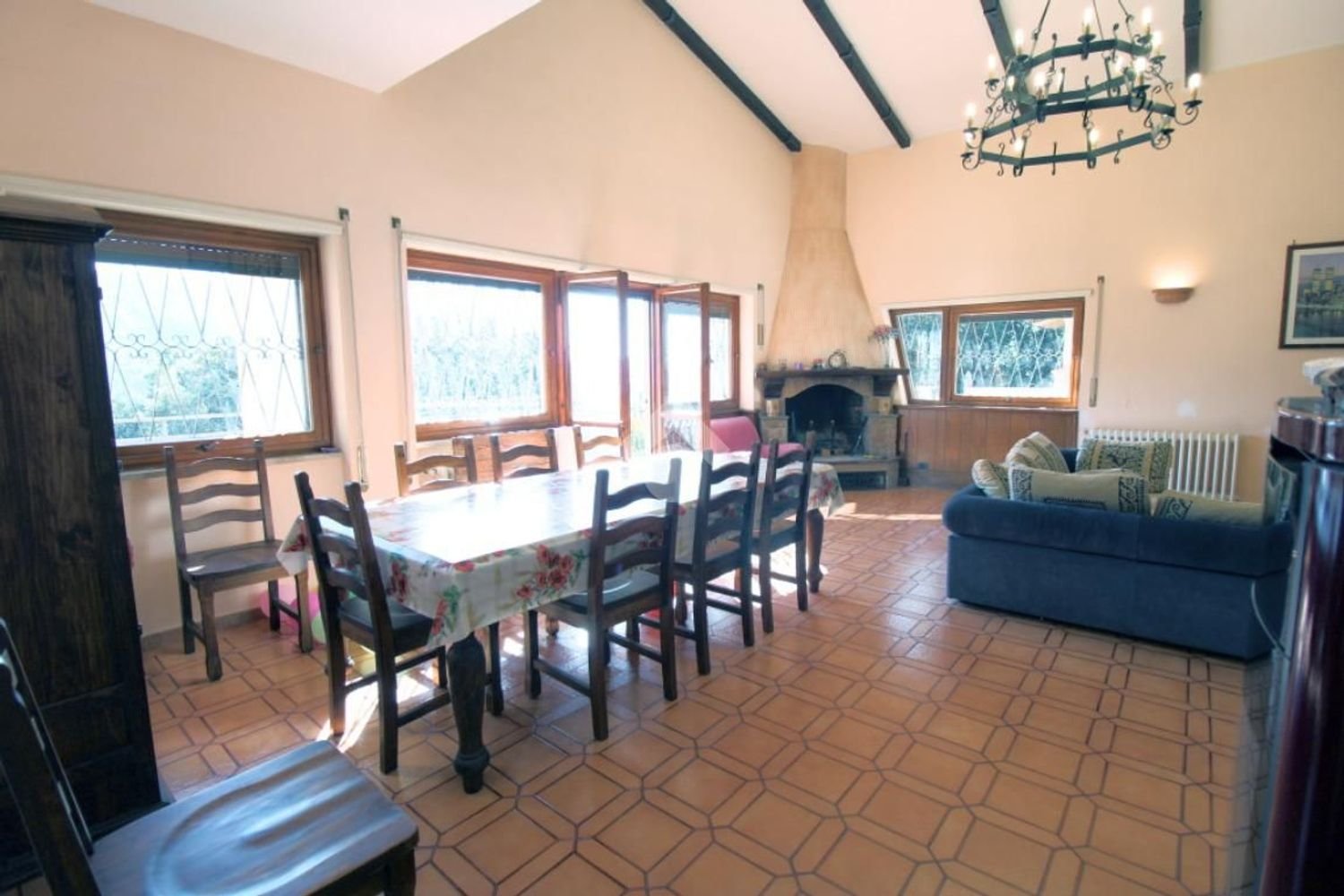 Villa de 6 habitaciónes en Poggio Catino, Italy No. 145897