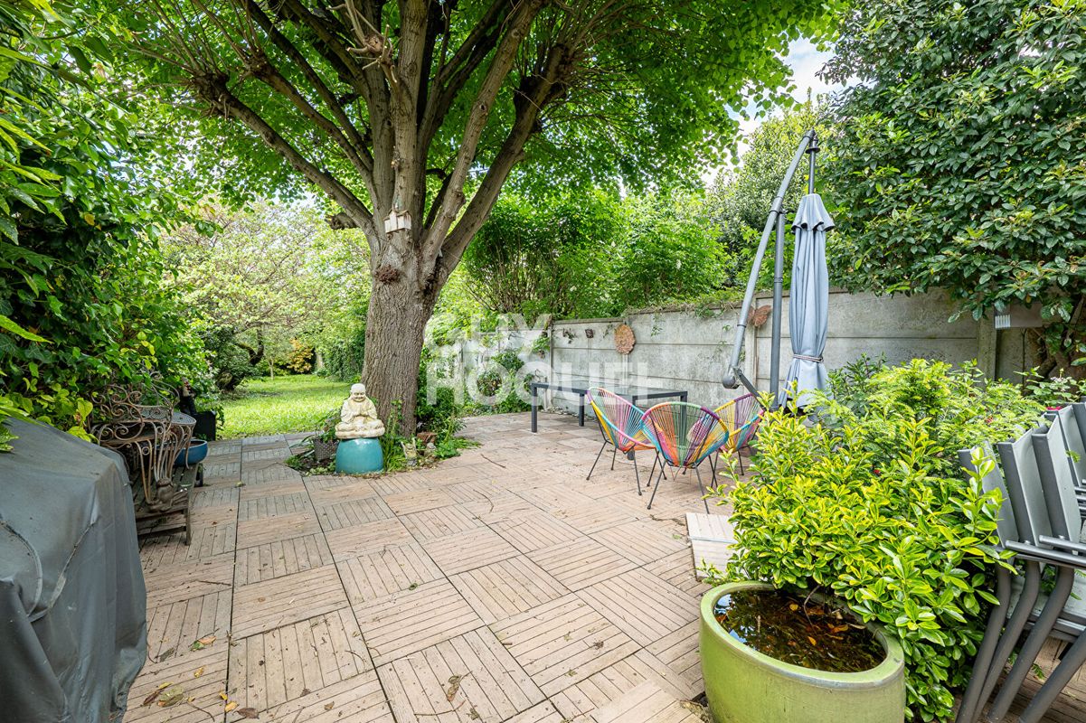 Дом с 5 спальнями в Рони-су-Буа, Франция № 169851