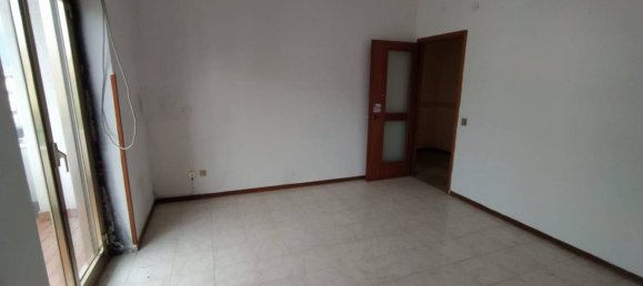 2 bedrooms Apartment in Isernia, Italy No. 29116 5