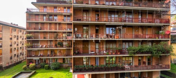 2 bedrooms Apartment in Bergamo, Italy No. 323441 3