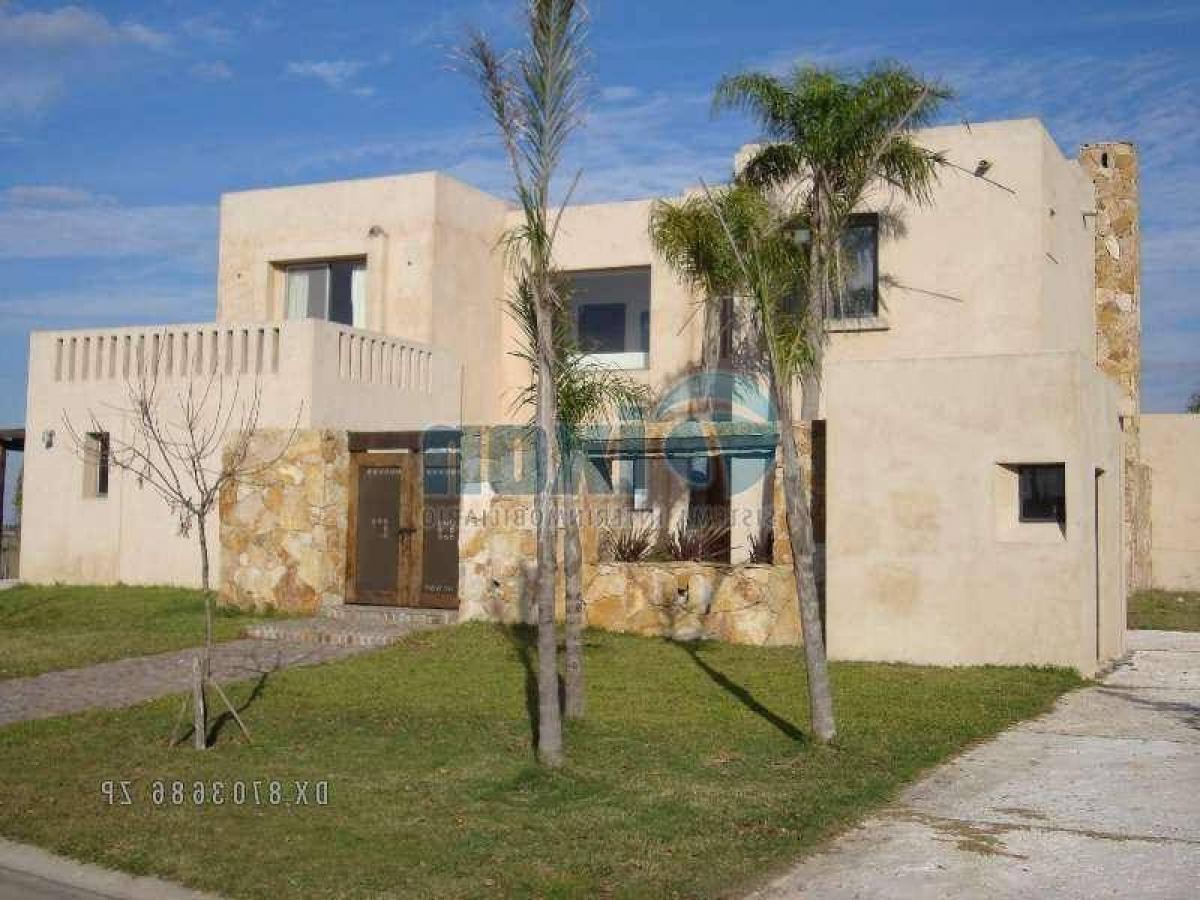 4 bedrooms House in Tigre, Argentina No. 90585