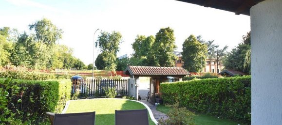 3 bedrooms House in Magenta, Italy No. 295871 8